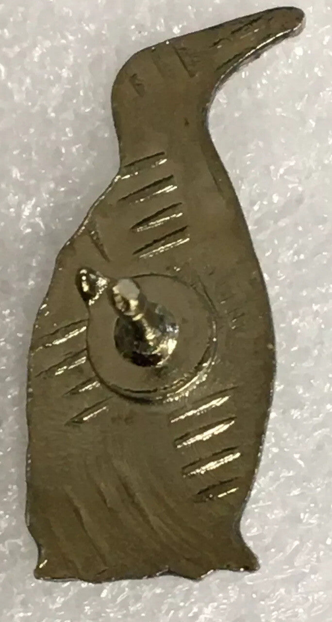 Small Peguin Butterfly clasp pin badge3
