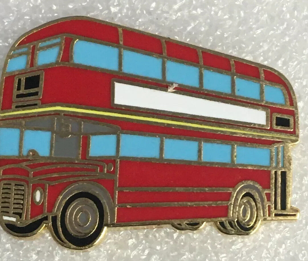 RM (Routemaster) Bus in London Transport Livery  Pin Badge NEW Smaller version0