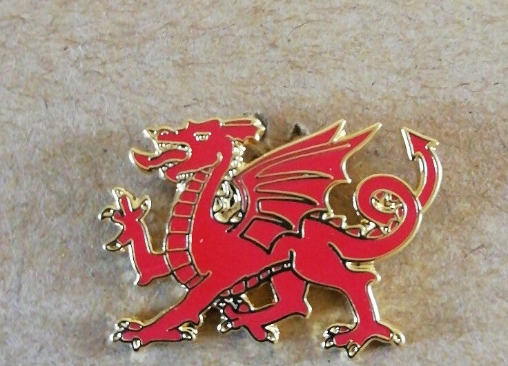 RED WELSH WALES DRAGGON ENAMEL PIN BADGE - NEW0