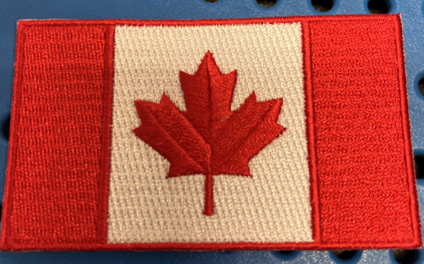 FLAG OF CANADA IRON ON / SEW ON EMBROIDERED PATCH - NEW0