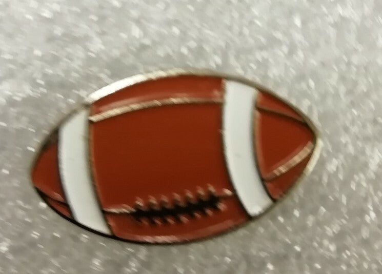 RUGBY BALL ENAMEL PIN BADGE - NEW 1