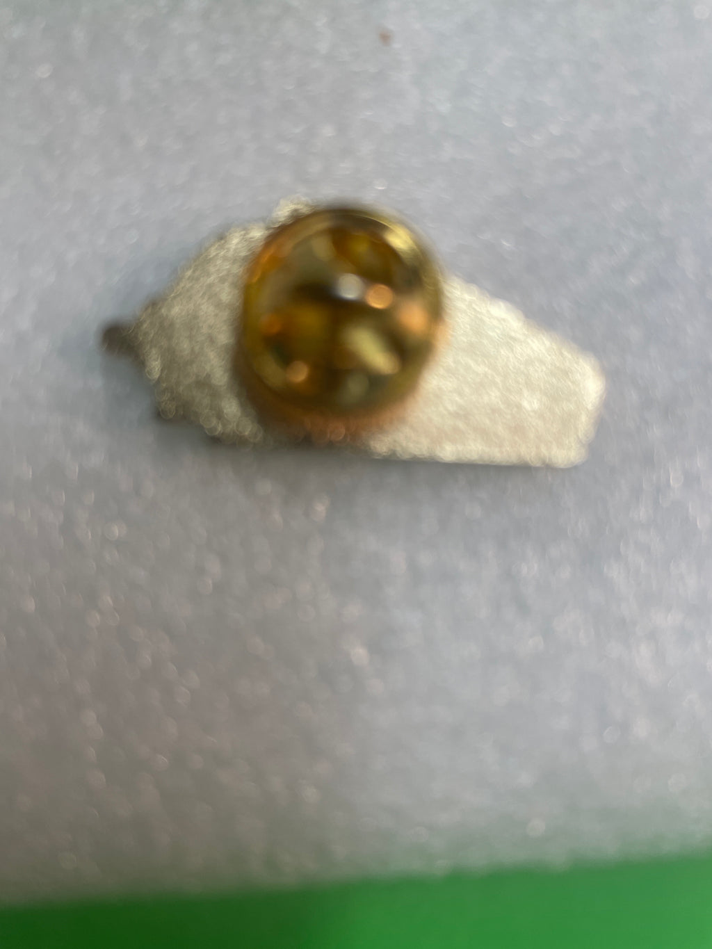 The Elizabethan train steam locomotive LNER pin badge
