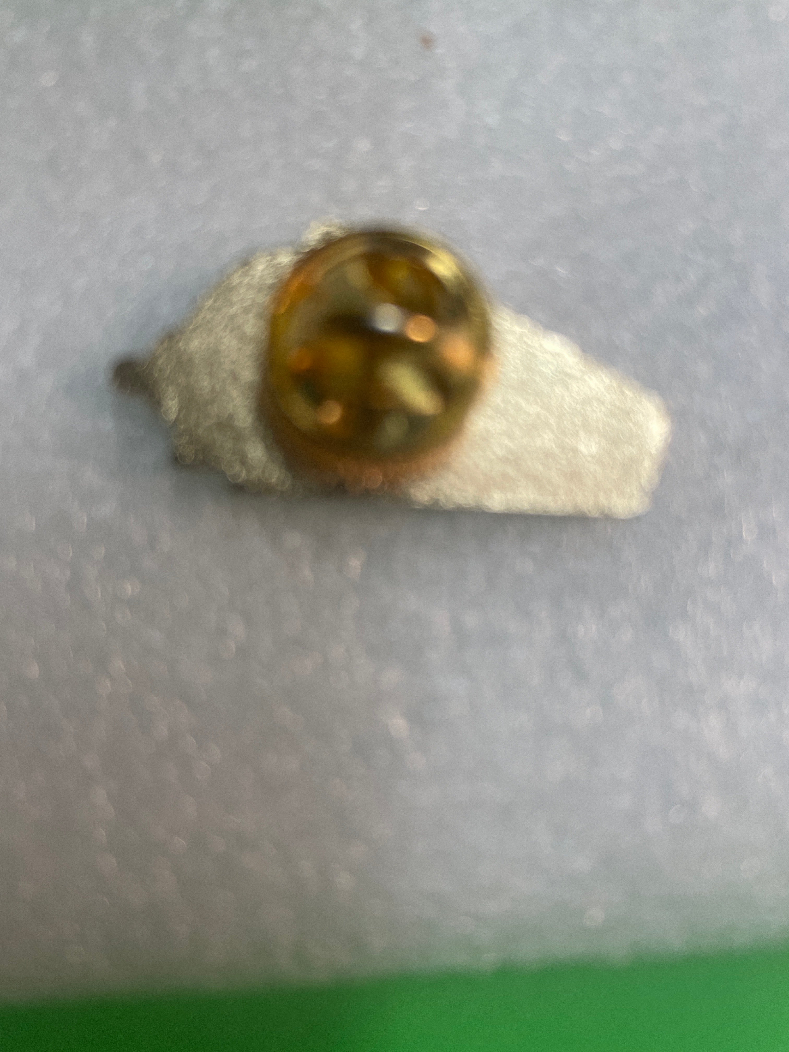 The Elizabethan train steam locomotive LNER pin badge