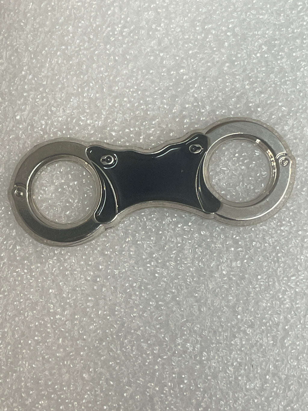 POLICE STYLE HANDCUFFS ENAMEL PIN BADGE