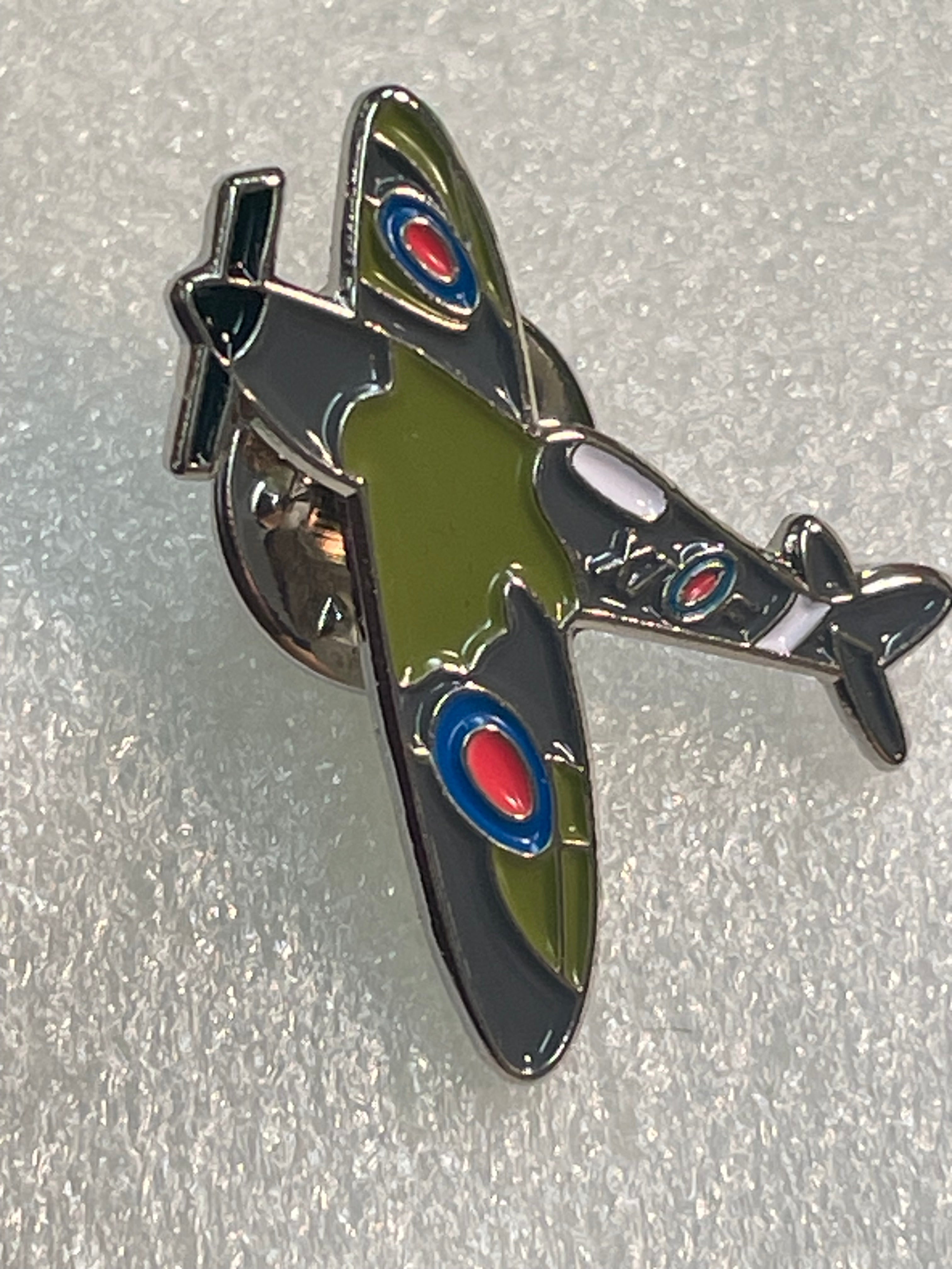 WW11 SPITFIRE AEROPLANE PIN BADGE NEW