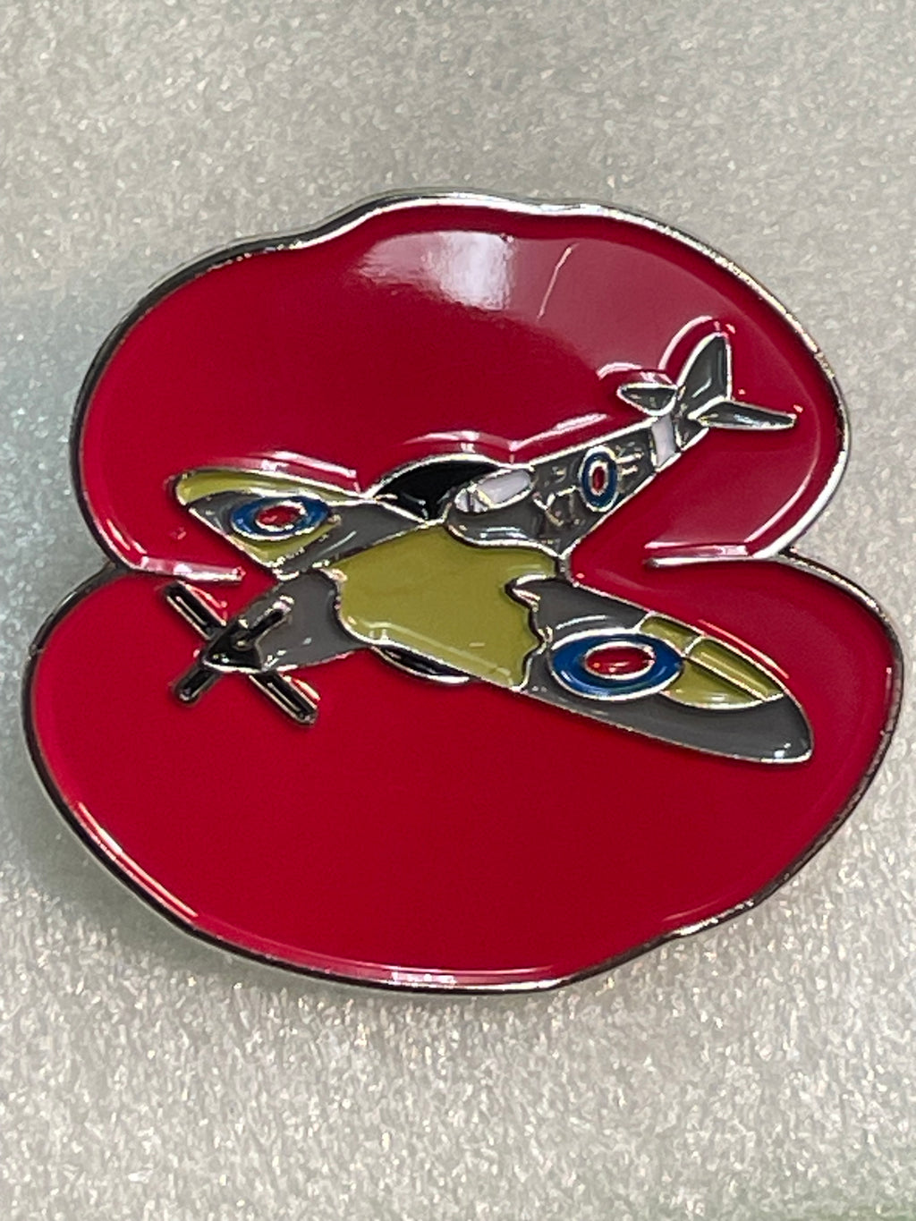 WW11 SPITFIRE AEROPLANE on RED BACKGROUND (MEMORIAL) PIN BADGE NEW